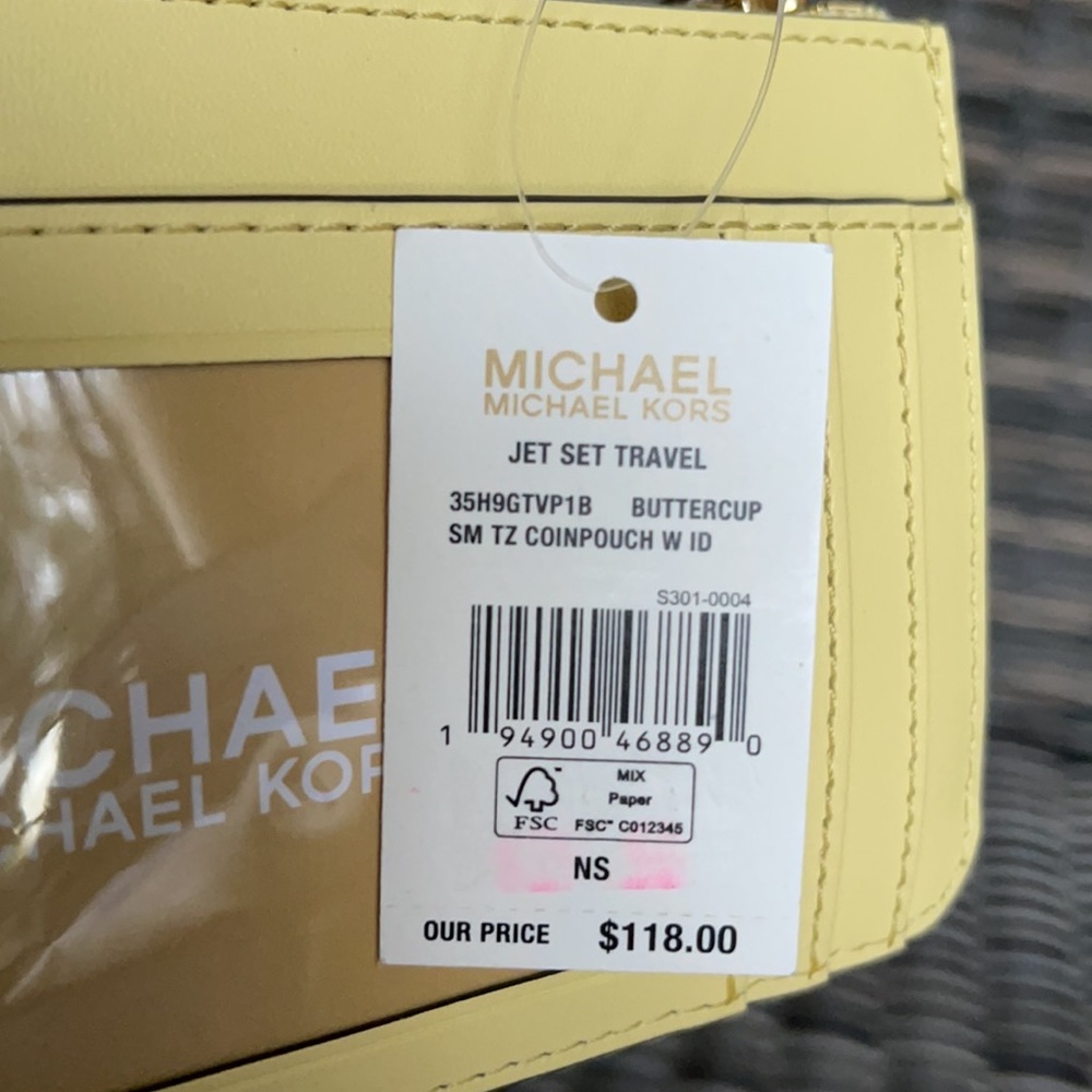 Michael Kors Small TZ Coinpouch with ID - Picture 12 of 16